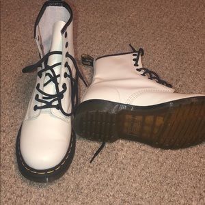 Women’s size 7. Never worn